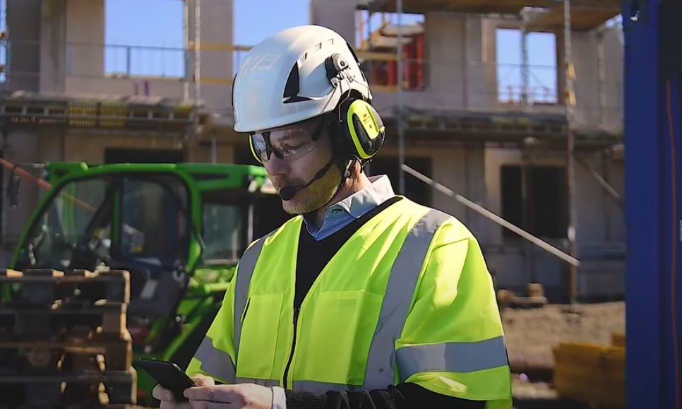 3M Peltor: Wireless communication in noisy environments